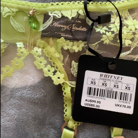 WHITNEY APPLE
SUSPENDER - Picture 10 of 10